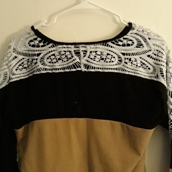 Amazon Sweater - Picture 3 of 3